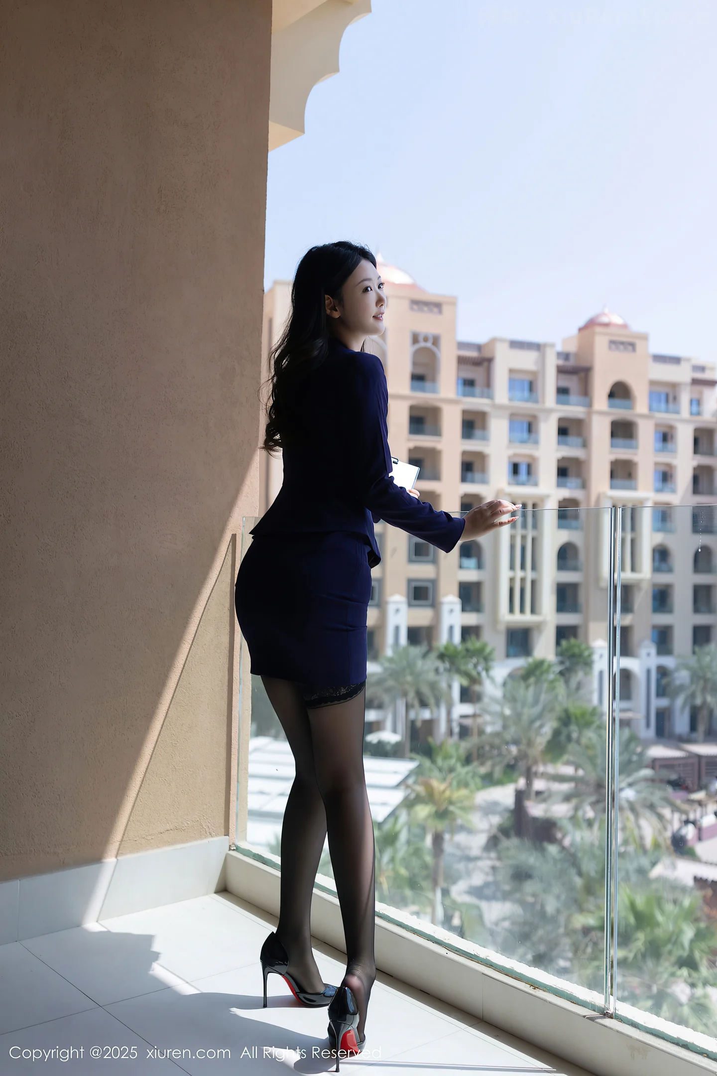 图片[4]-[XiuRen秀人网] VOL.10178 模特唐安琪深蓝OL服饰露黑色内衣配黑丝吊袜秀曼妙身姿诱惑写真80P-秀人网官方网站